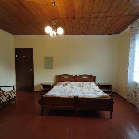 Guest House Katia Mestia Exterior foto